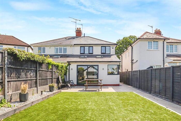 3 Bedroom Semi-Detached House For Sale In Red Lane, Kenilworth, CV8