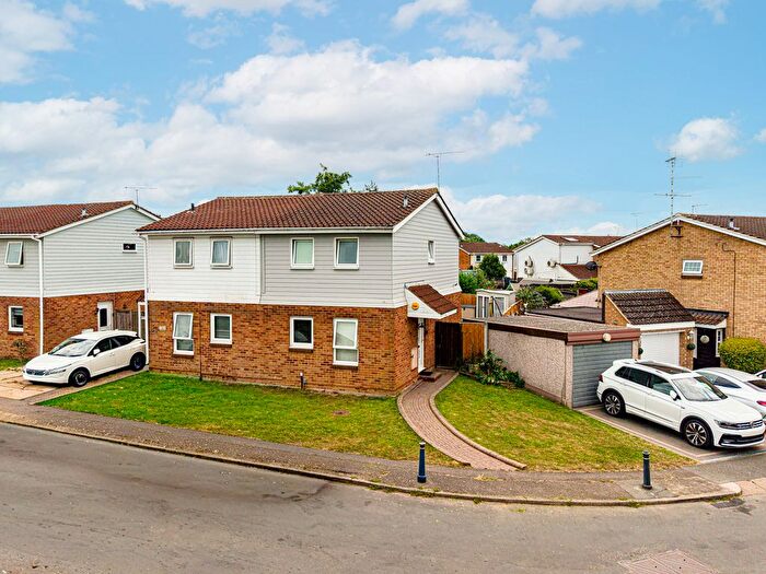 3 Bedroom Semi-detached House For Sale In Burlington Court, Basildon, SS13