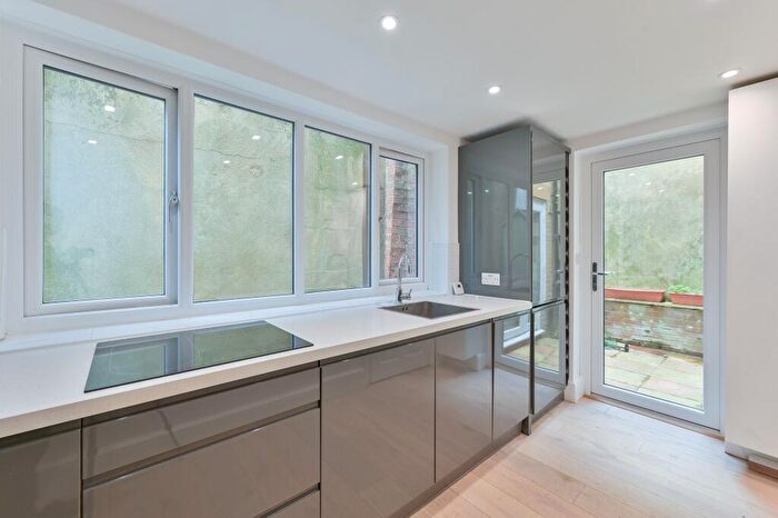 1 Bedroom Flat For Sale In Robert Burns Mews, London, SE24