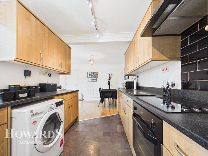 3 Bedroom Terraced House For Sale In Avondale Road, Lowestoft, NR32