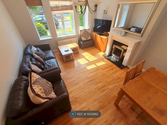 2 Bedroom Flat To Rent In Hamilton Road, London, W5