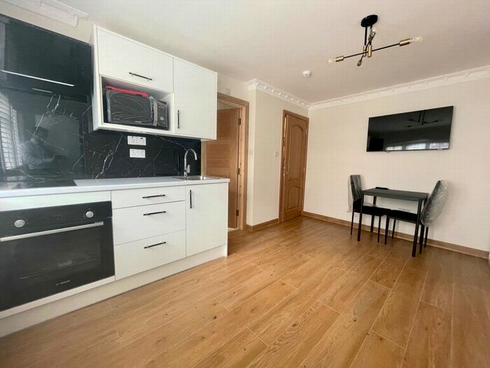 Studio To Rent In Coles Green Road, Dollis Hill, NW2