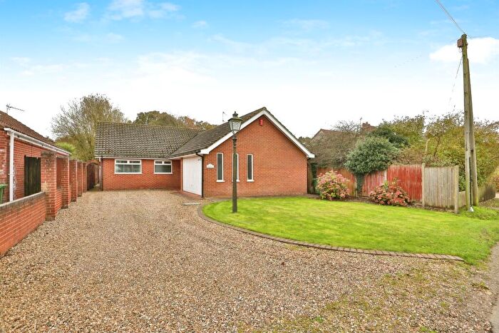 3 Bedroom Detached Bungalow For Sale In Chapel Road, Hainford, Norwich, NR10