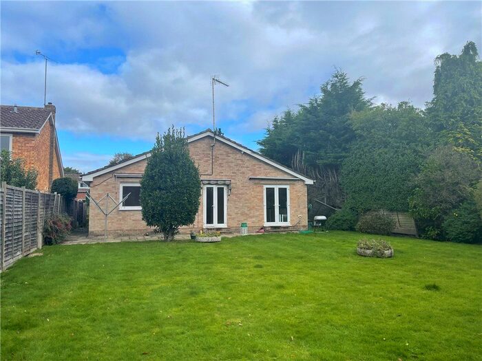 4 Bedroom Bungalow To Rent In Lych Way, Woking, Surrey, GU21