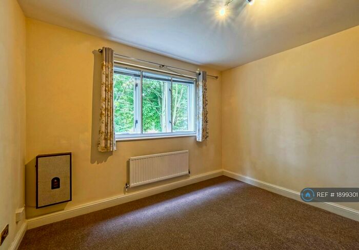 3 Bedroom Flat To Rent In Abbey Court, Finchley London, N3