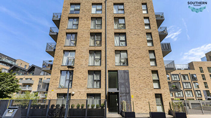 2 Bedroom Flat For Sale In Ashley Court, Bolinder Way, London, E3