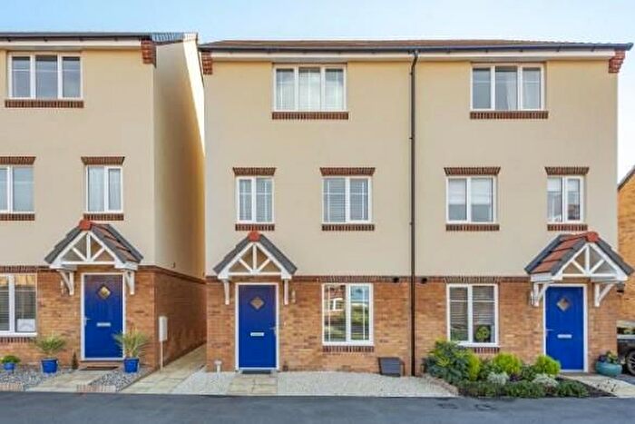 4 Bedroom Town House For Sale In Fen Violet Drive, Didcot, OX11