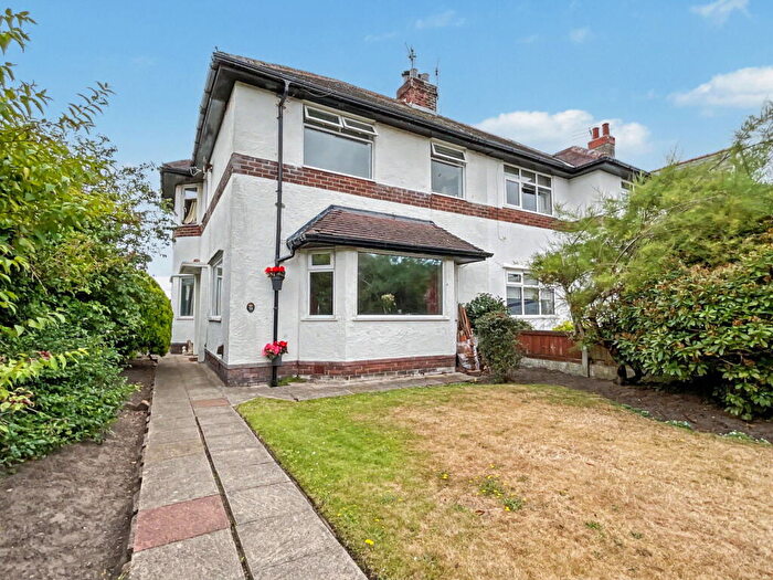 3 Bedroom Semi-Detached House For Sale In Radnor Drive, Churchtown, Southport, PR9