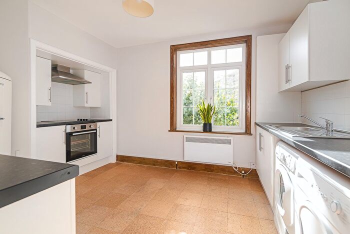 1 Bedroom Flat To Rent In Rodway Road, London, SW15