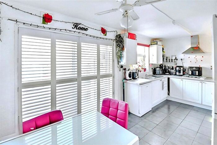 2 Bedroom End Of Terrace House For Sale In Huggett Gardens, Nottingham, Nottinghamshire, NG5