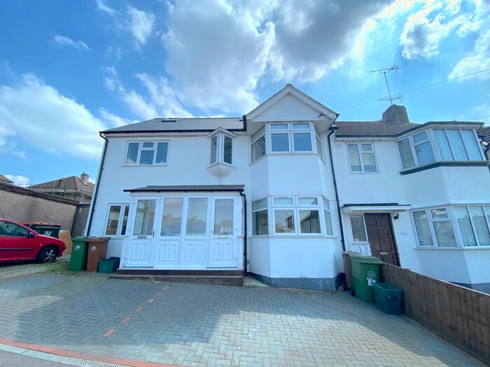 4 Bedroom Terraced House To Rent In Minster Avenue, Sutton, SM1