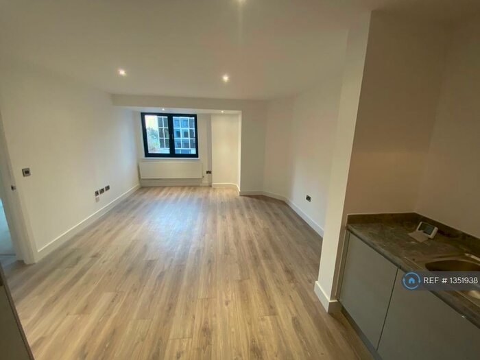 2 Bedroom Flat To Rent In Streetsbrook Road, Solihull, B91