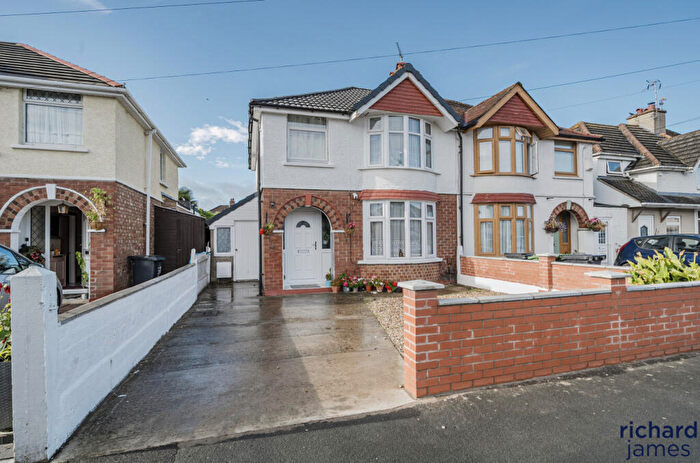 3 Bedroom Semi-Detached House For Sale In Bampton Grove, Old Walcot, Swindon, SN3