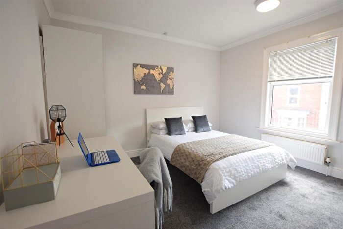 3 Bedroom Terraced House To Rent In Drake Street - Student House - /, LN1