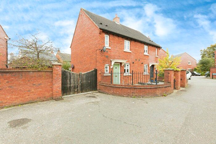 2 Bedroom Semi-Detached House For Sale In Ferndale Close, Gloucester, GL2