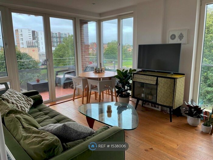 2 Bedroom Flat To Rent In Lee Street, London, E8