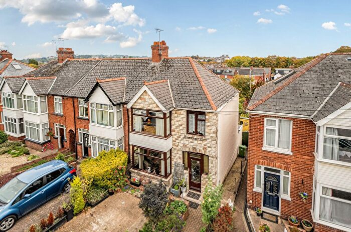 3 Bedroom End Terrace House For Sale In Buddle Lane, Exeter, Devon, EX4