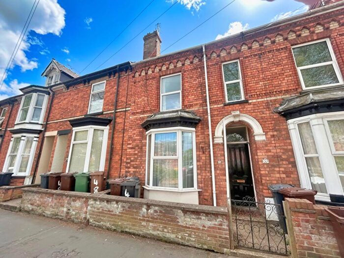 3 Bedroom Semi-Detached House For Sale In Boultham Avenue, Lincoln, LN5