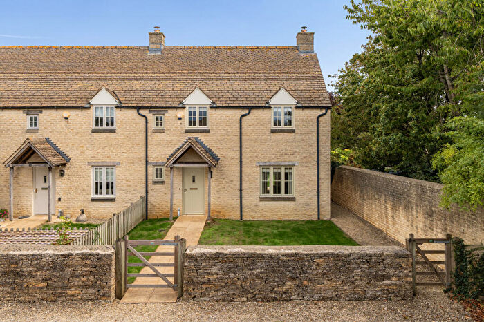3 Bedroom House For Sale In Arlingdon Fields, Cirencester, GL7
