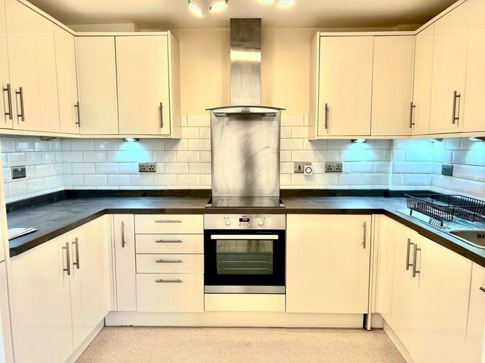 2 Bedroom Apartment To Rent In Marine Parade, Folkestone, CT20