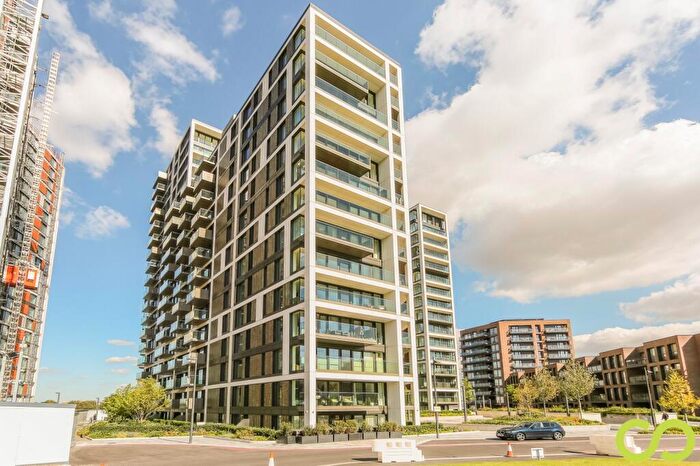 2 Bedroom Flat To Rent In Deveraux House, Duke Of Wellington Avenue, Woolwich, SE18