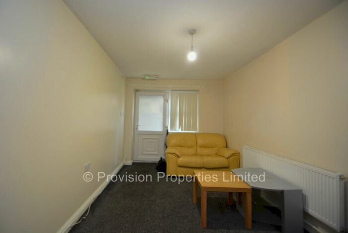 3 Bedroom Flat To Rent In Cardigan Road, Headingley, Leeds, LS6