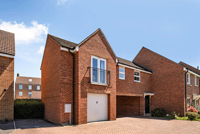 2 Bedroom Flat For Sale In Hambleton Avenue, Devizes, SN10