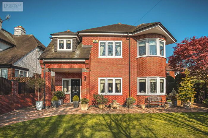 4 Bedroom Detached House For Sale In Oakwell Drive, Ilkeston, DE7