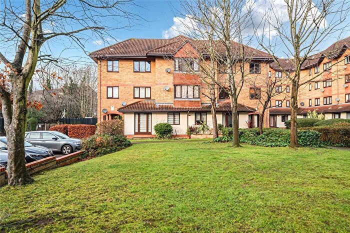 1 Bedroom Flat For Sale In Orchard Grove, Penge, London, SE20