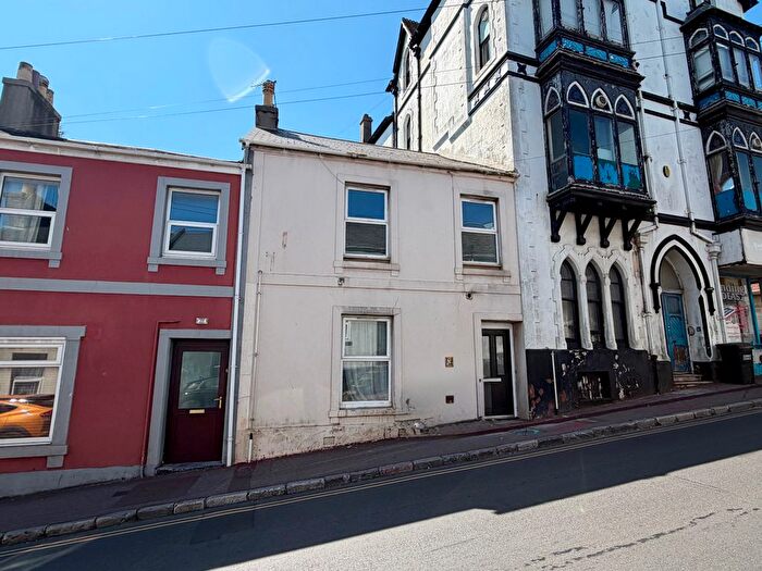2 Bedroom Flat To Rent In South Street, Torquay, TQ2
