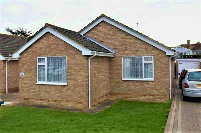 3 Bedroom Bungalow To Rent In Golding Road, Eastbourne, BN23