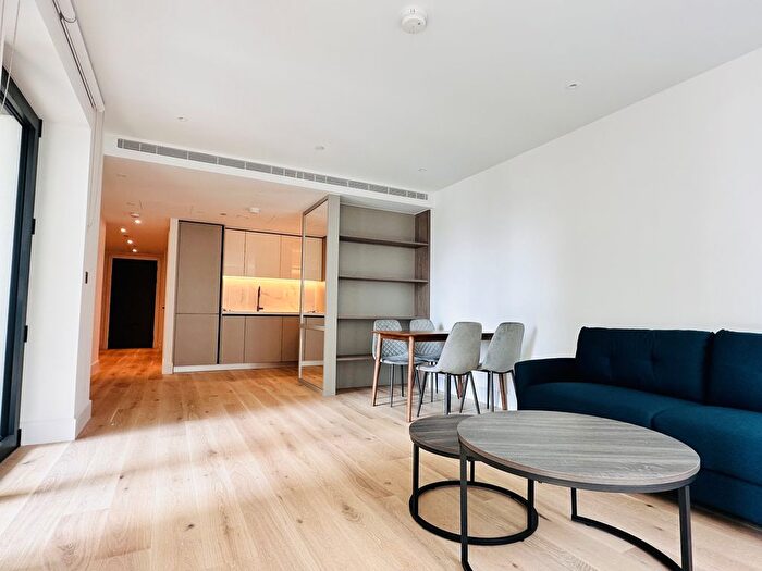 2 Bedroom Flat To Rent In Westmount Apartment, Fountain Park Way, London, W12