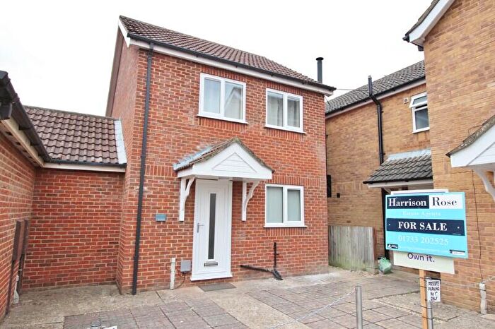 2 Bedroom Semi-Detached House For Sale In The Hollies, Spalding, Lincolnshire, PE12