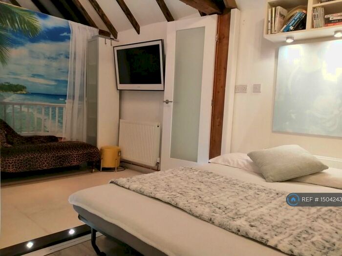 Studio To Rent In Coventry, Coventry, CV4