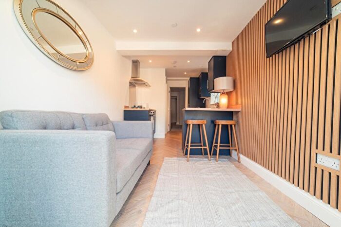 1 Bedroom Maisonette To Rent In Bedford Street, Roath, CF24