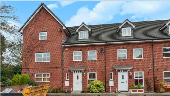 3 Bedroom Property To Rent In Eaton Ave, Bath Road, SL1