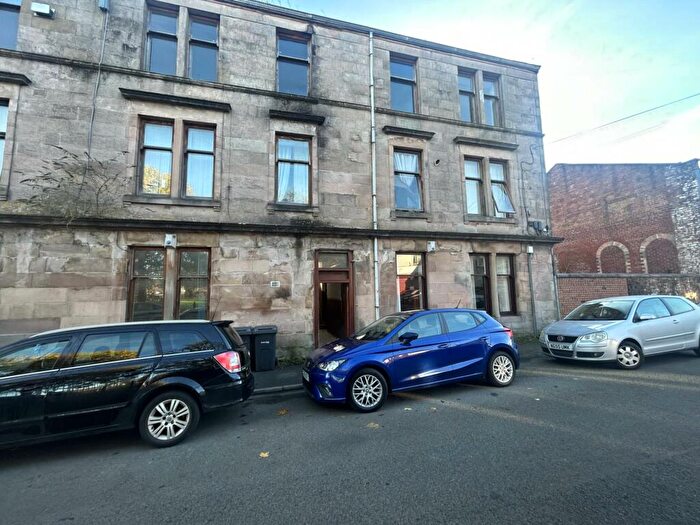 2 Bedroom Flat To Rent In Macdougall Street, Greenock, PA15