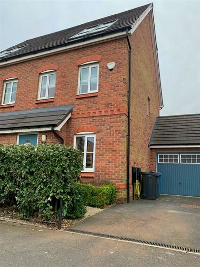 3 Bedroom Semi-Detached House To Rent In Herringbone Road, Worsley, Manchester, M28