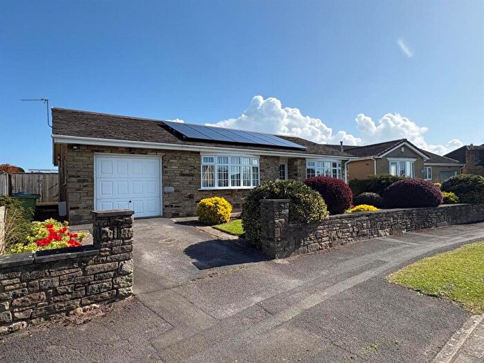 2 Bedroom Detached Bungalow For Sale In Thorntree Road, Northallerton, DL6