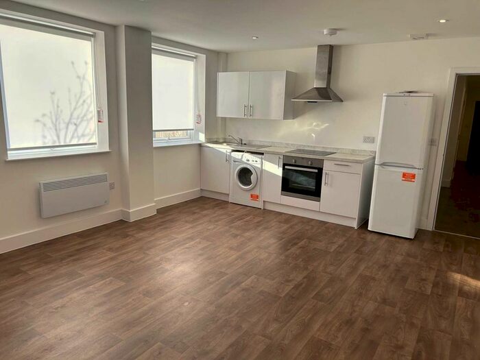 2 Bedroom Flat To Rent In Crown House, Banbury, OX16