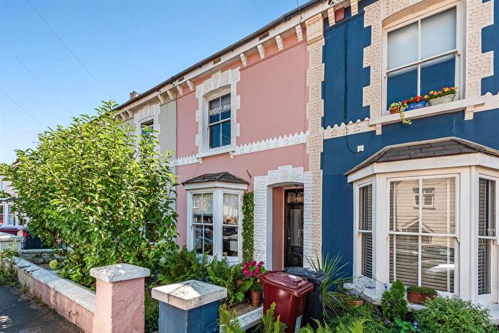 3 Bedroom Terraced House For Sale In Grove Road, Chichester, PO19