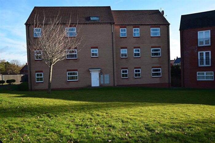 2 Bedroom Flat To Rent In Walkers Way, Roade, Northampton, NN7