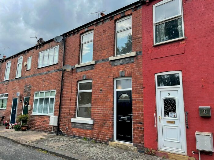 3 Bedroom Terraced House To Rent In Aire Terrace, Castleford, WF10