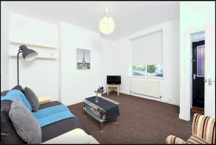 2 Bedroom Terraced House To Rent In Heaton Street, Prestwich, M25