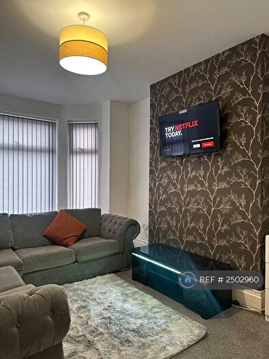 4 Bedroom Detached House To Rent In Cheethamahill Road, Manchester, M8