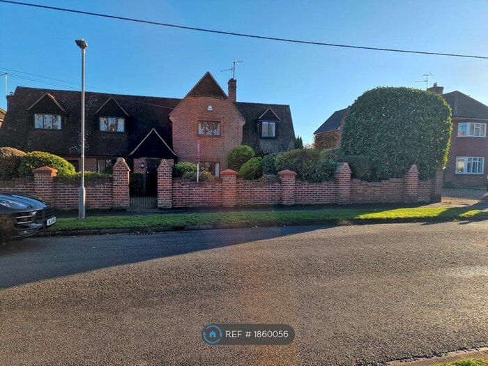 4 Bedroom Detached House To Rent In Southview Road, Marlow, SL7