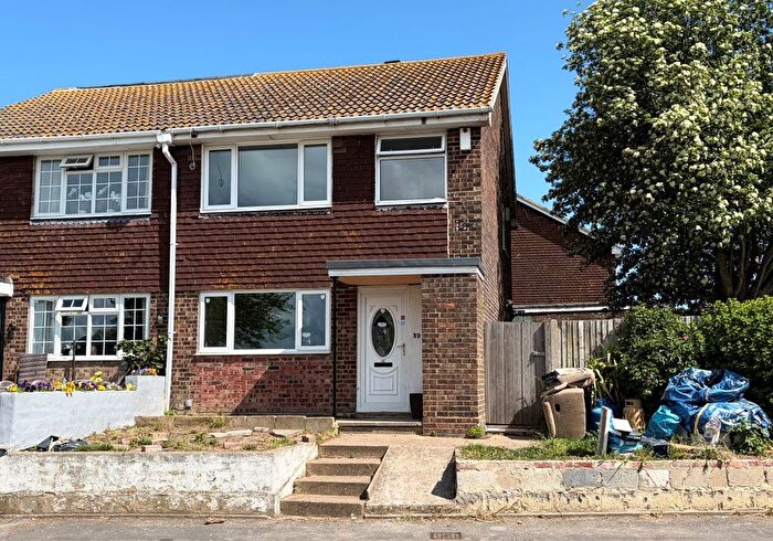 4 Bedroom Semi-detached House For Sale In William Avenue, Margate, Kent, CT9