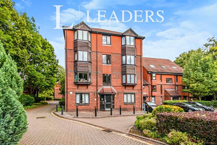 2 Bedroom Flat To Rent In Clowser Close, Sutton, SM1
