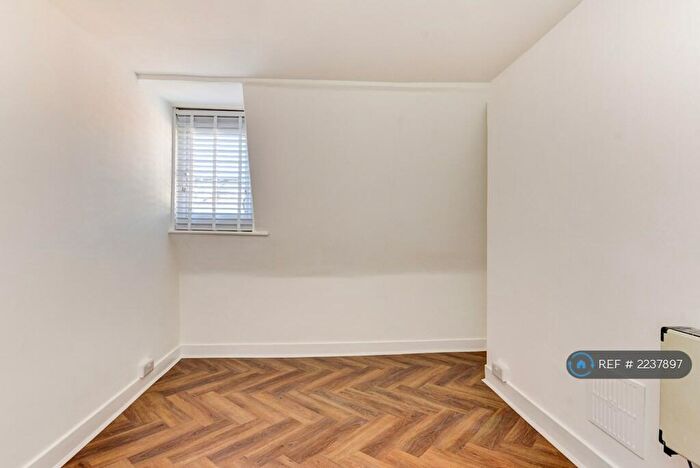 1 Bedroom Penthouse To Rent In Brighton And Hove, Brighton, BN1
