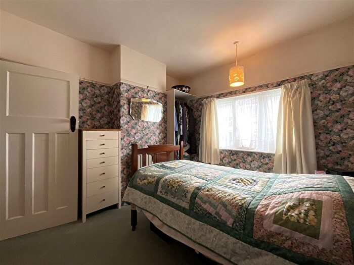 3 Bedroom Property For Sale In Newlands Avenue, Scarborough, YO12